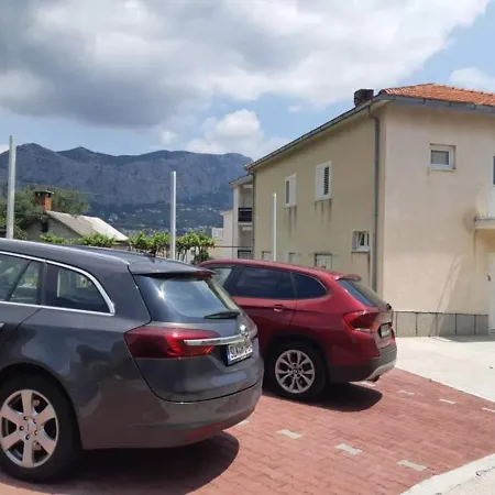 Divlji Cvit Apartman Omis